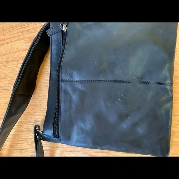 Radley of London black leather Crossbody - Picture 7 of 8